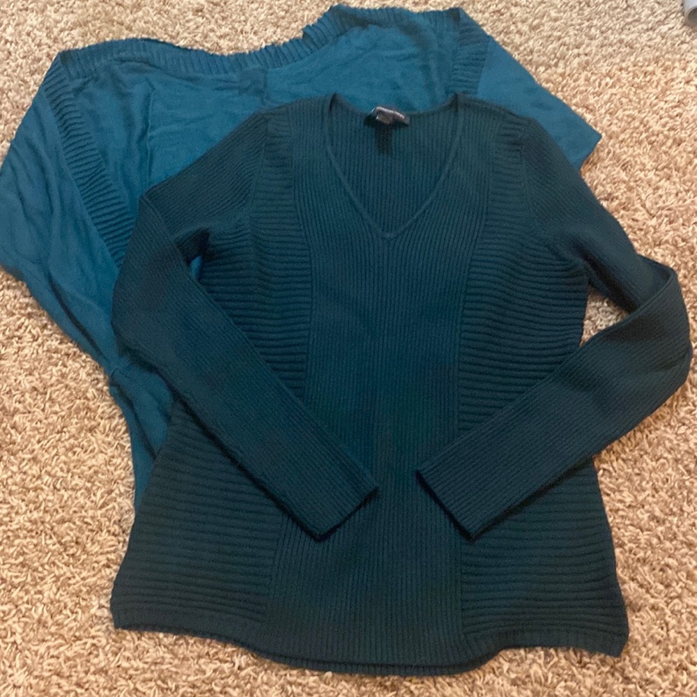 😎EUC EMERALD BUNDLE OF WOMENS TOPS